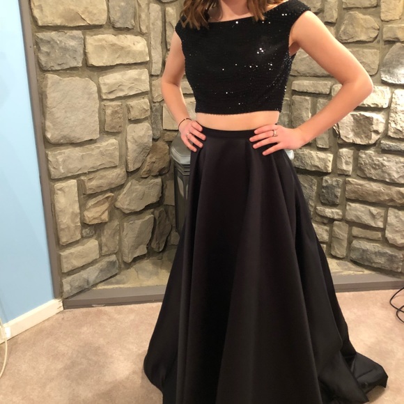 Prom dress - Picture 2 of 7